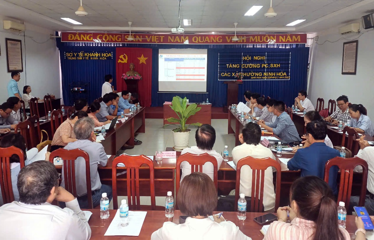 Ninh Hòa ra quân chiến dịch diệt lăng quăng, bọ gậy và phun hóa chất diệt muỗi phòng chống sốt xuất huyết